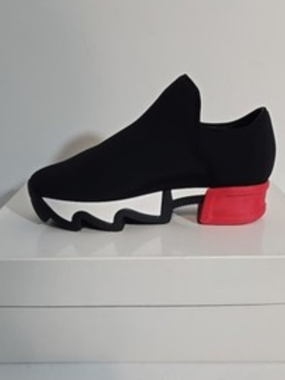 iRi NYC Wes Neoprene slip-on sneaker almost new (worn once) 39.5 8.5 9